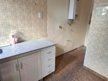 Casa en venta 4 ambientes lote propio en Flores