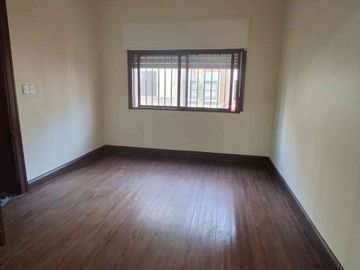 Casa en venta 4 ambientes lote propio en Flores