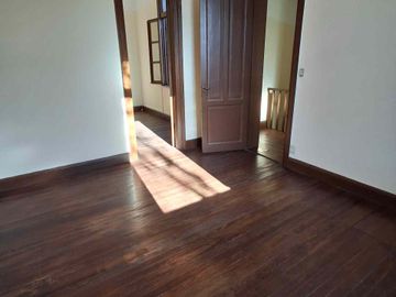 Casa en venta 4 ambientes lote propio en Flores