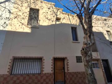 Casa en venta 4 ambientes lote propio en Flores
