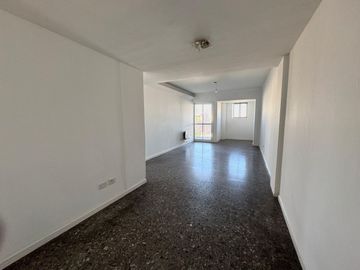 VENTA DEPTO 4 AMBIENTES FLORES NORTE