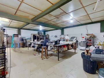 VENTA SALÓN/DEPO EN HURLINGHAM IDEAL PANIFICADORA