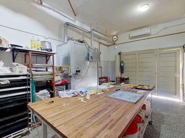 VENTA SALÓN/DEPO EN HURLINGHAM IDEAL PANIFICADORA