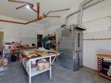 VENTA SALÓN/DEPO EN HURLINGHAM IDEAL PANIFICADORA