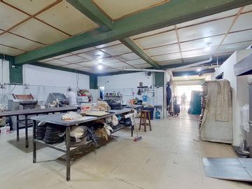 VENTA SALÓN/DEPO EN HURLINGHAM IDEAL PANIFICADORA