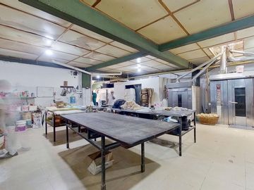 VENTA SALÓN/DEPO EN HURLINGHAM IDEAL PANIFICADORA