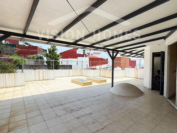 Casa en venta con amplios espacios y excelente distribución