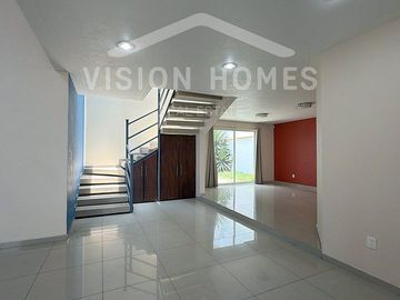Casa en venta con amplios espacios y excelente distribución