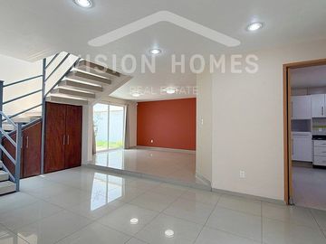 Casa en venta con amplios espacios y excelente distribución