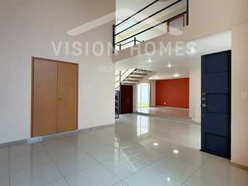 Casa en venta con amplios espacios y excelente distribución
