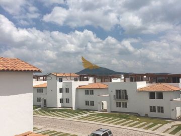 Duplex en Renta  en Las Condes III con vista privilegiada a la cañada