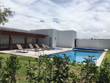 Duplex en Renta  en Las Condes III con vista privilegiada a la cañada