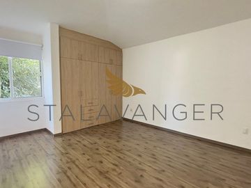 Duplex en Renta  en Las Condes III con vista privilegiada a la cañada