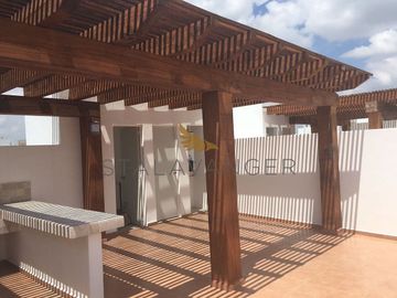 Duplex en Renta  en Las Condes III con vista privilegiada a la cañada