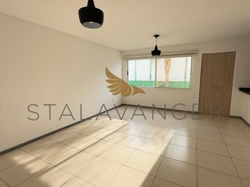 Duplex en Renta  en Las Condes III con vista privilegiada a la cañada