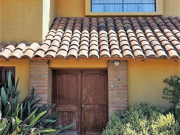 En venta exclusiva casa estilo chileno en Condominio Los Placeres – Rinconada de Los Andes. 11.400 UF.