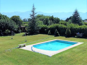 En venta exclusiva casa estilo chileno en Condominio Los Placeres – Rinconada de Los Andes. 11.400 UF.