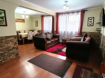 AMPLIA Casa Venta 4D/2B/3E 2Pisos Regularizados 135m²hab | cerca Metro Las Rejas