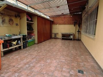 AMPLIA Casa Venta 4D/2B/3E 2Pisos Regularizados 135m²hab | cerca Metro Las Rejas