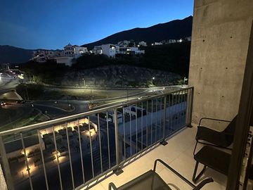 DEPARTAMENTO EN RENTA EN TRES PUERTAS, DINASTÍA