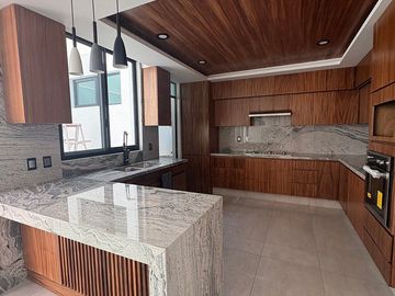 Casa en la cima , 5 recámaras