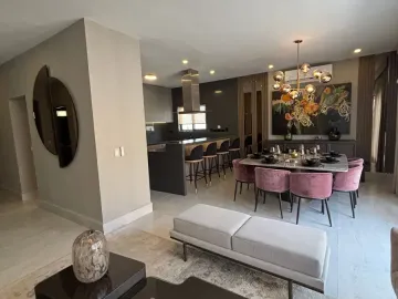 Casa en Venta en Carretera Nacional, Santiago, N.L.