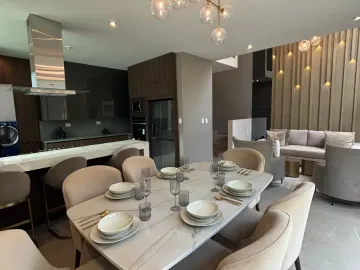 Casa en Venta en Carretera Nacional, Santiago, N.L.