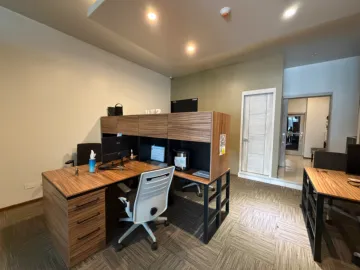 RENTA O VENTA DE OFICINA EN TORRE NATYVO LOMAS DE ANGELÓPOLIS, PUEBLA