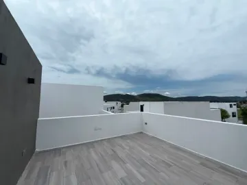 Hermosa casa en venta en Lomas Cascatta
