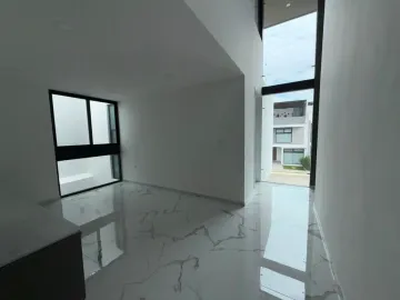 Hermosa casa en venta en Lomas Cascatta