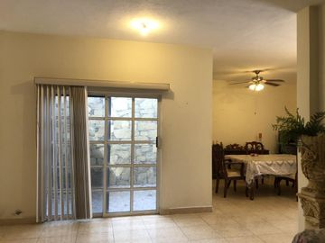 Casa en Venta en Las Puentes Sector 1, San Nicolás de los Garza, Nuevo León