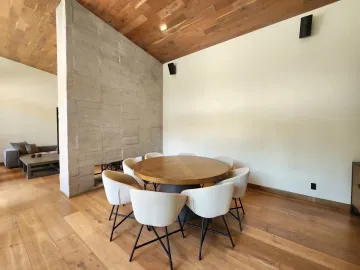 Casa en venta en Avandaro, Valle de Bravo, México
