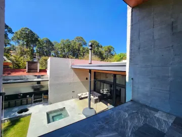 Casa en venta en Avandaro, Valle de Bravo, México