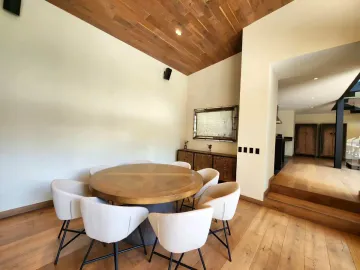 Casa en venta en Avandaro, Valle de Bravo, México