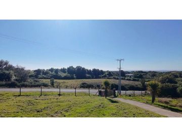 SE VENDE HERMOSA Y AMPLIA PROPIEDAD UBICADA EN HUICHA, ANCUD