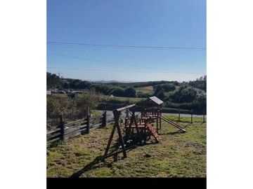 SE VENDE HERMOSA Y AMPLIA PROPIEDAD UBICADA EN HUICHA, ANCUD