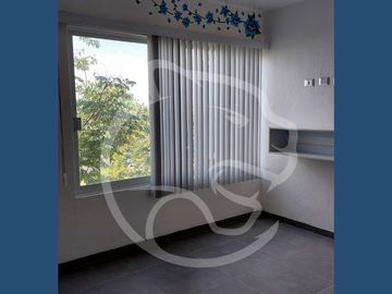Amplia y bonita casa en Venta, lista para habitar. Fracc. El Condado