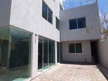 Casa en conCasa Equipada en Renta en Zibatá, Querétaro con Roof Gardendominio