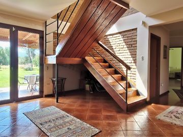 En venta hermosa casa  de 2 pisos, 310 m2., San Isidro, Quillota. 14.976 UF
