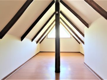 En venta hermosa casa  de 2 pisos, 310 m2., San Isidro, Quillota. 14.976 UF