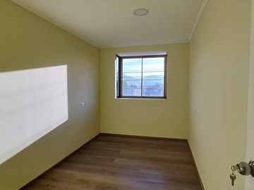 Venta de amplia casa recién remodelada, 4 dormitorios, en Limache. 68 M$