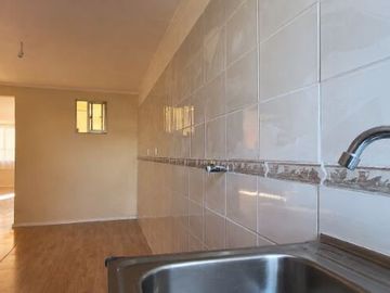 Venta de amplia casa recién remodelada, 4 dormitorios, en Limache. 68 M$