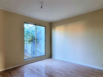 Venta de amplia casa recién remodelada, 4 dormitorios, en Limache. 68 M$