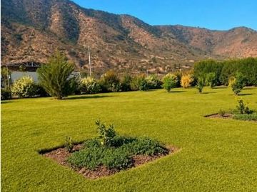 En venta, parcela de 5.000 m2., con casa de 2 dormitorios, en El Melón, Nogales.  100 M$