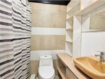 En venta, parcela de 5.000 m2., con casa de 2 dormitorios, en El Melón, Nogales.  100 M$