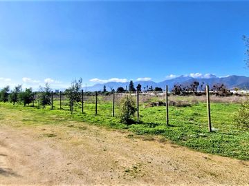 Venta de parcela plana de  5.752 m2., en Quillota. 2.495 UF.