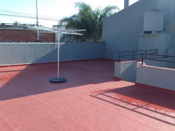Alquiler casa 3 amb. con cochera  Lanús Este