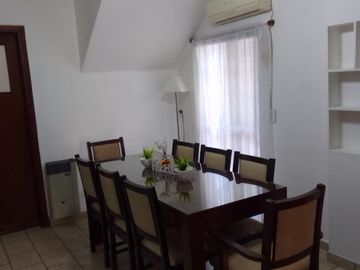 Alquiler casa 3 amb. con cochera  Lanús Este