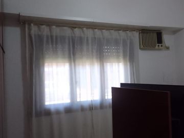 Alquiler casa 3 amb. con cochera  Lanús Este
