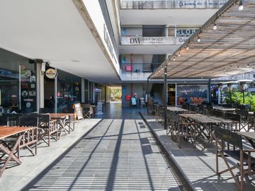 Alquiler local a estrenar c/ 3 vidrieras + 3 cocheras - VEN Street Center, Dique Luján, Tigre